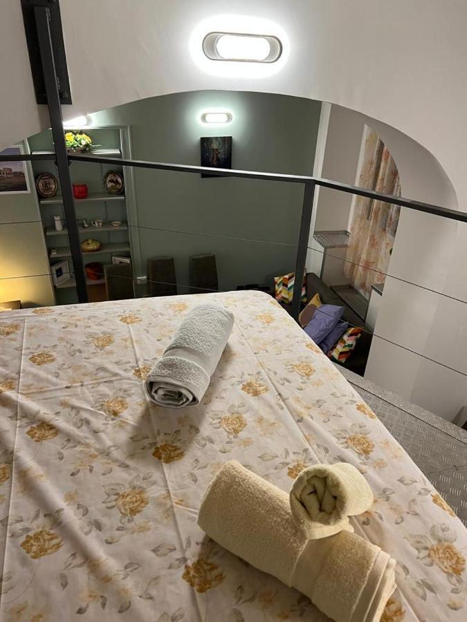 La Rosa Di Roma Colosseo Lägenhet Exteriör bild